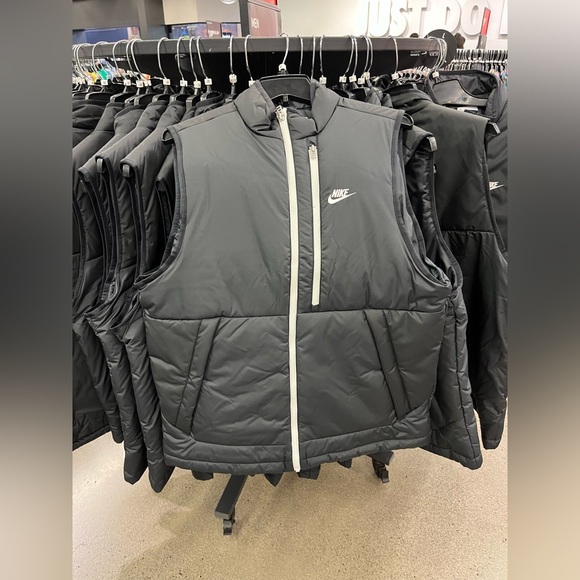 Nike Men’s Therma-Fit Legacy Sportswear Vest Black Size M - Picture 8 of 8